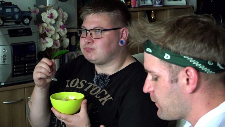 Tisch, Teller, Trommel