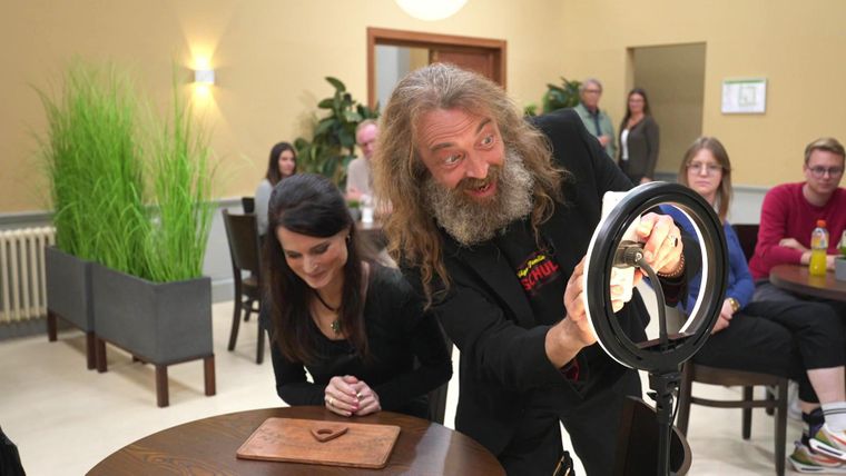 Spuk im Restaurant - Eigentümerin durch Einsatz von Geisterjäger-Familie schwer verletzt