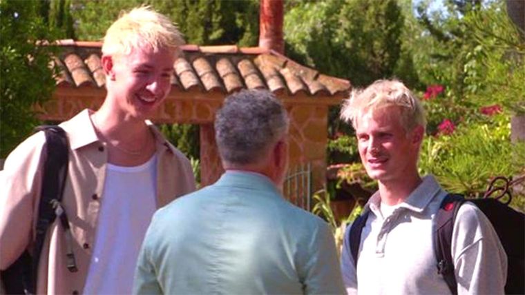 Mit den Podcastern und First Dates Hotel-Fans Niklas und David