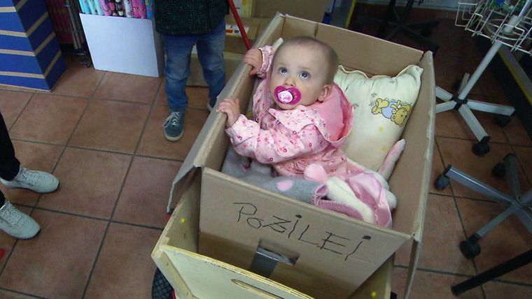 5-Jähriger will Baby-Schwester in Paket verschicken