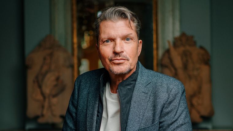 Nach Dschungel-Drama wagt er neuen Versuch: Bei "Die Verräter" will Hardy Krüger Junior ein neues Spiel spielen