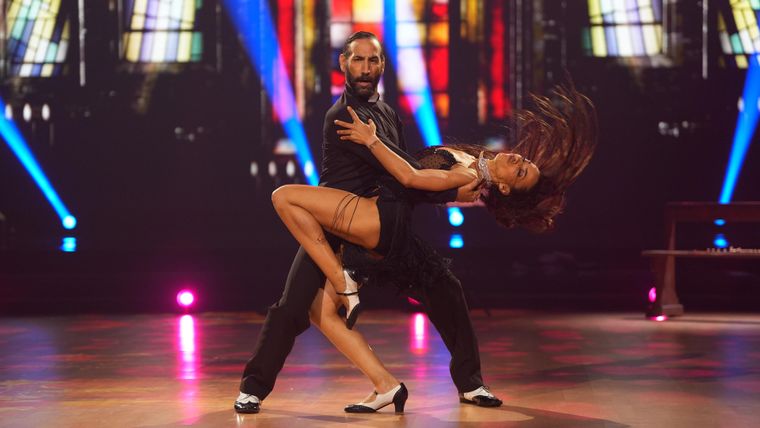 Show 8: Nadja Benaissa