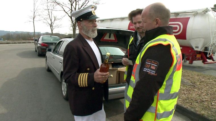 Ein Kapitän versucht seinen Verstoss mit Alkohol aus der Welt zu schaffen