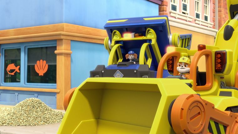 Die Crew baut ein Popcorn-Café / Die Crew beseitigt ein rutschiges Chaos