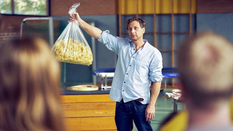 Was hat mich verraten, der Rollstuhl?