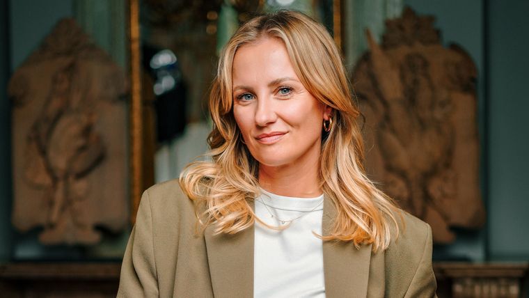 "Intrigant und hinterhältig" - was "Alles-was-zählt"-Star Ania Niedieck von ihrer Serienrolle lernen kann