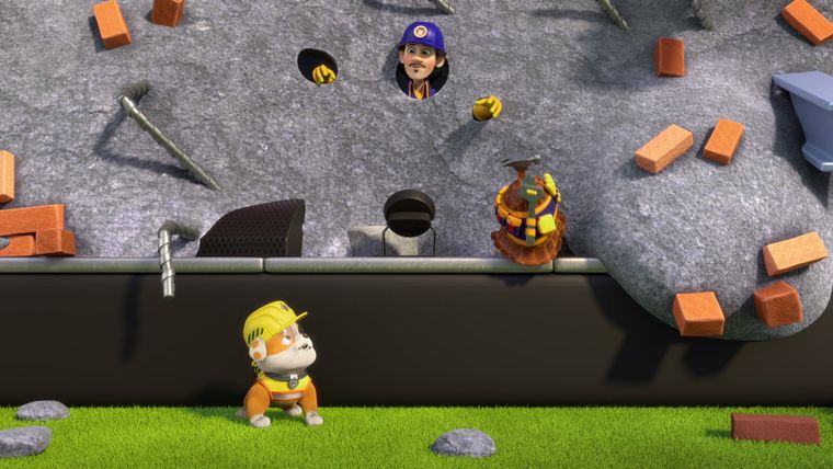 Die Crew baut eine grosse Bühne / Die Crew baut Instrumente