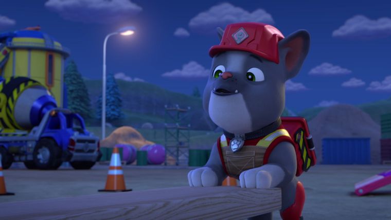 Die Crew baut ein Schlummer-Bett für Charger / Die Crew baut einen Super-Sause-Eichhörnchen-Parcours