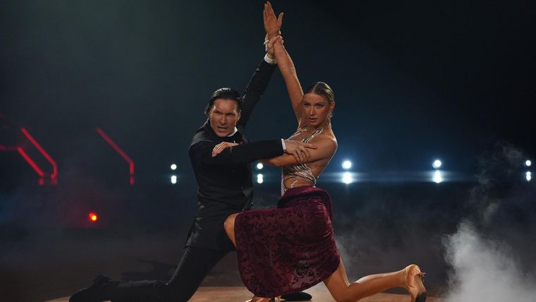 Show 6: Anna-Carina Woitschack