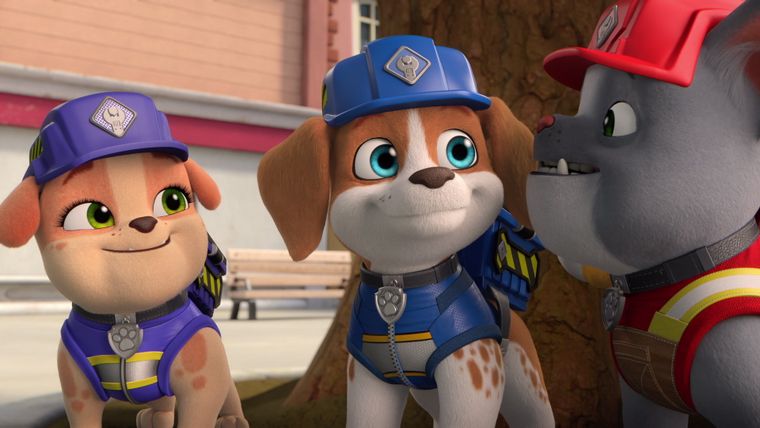 Die Crew baut einen Friseursalon / Die Crew baut eine bunte Kristall-Show