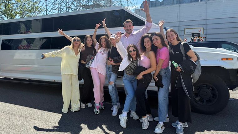 Promi-Taxi XXL mit allen "Let's Dance"-Frauen